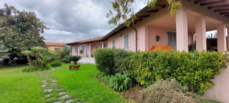Villa in Vendita ad Luni - 580000 Euro