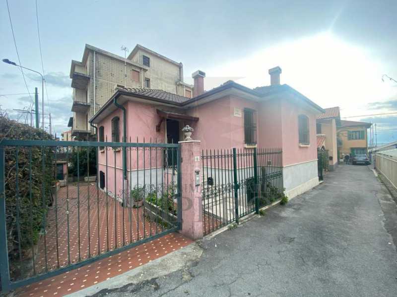 Casa Semi indipendente in Affitto ad Bordighera - 2000 Euro