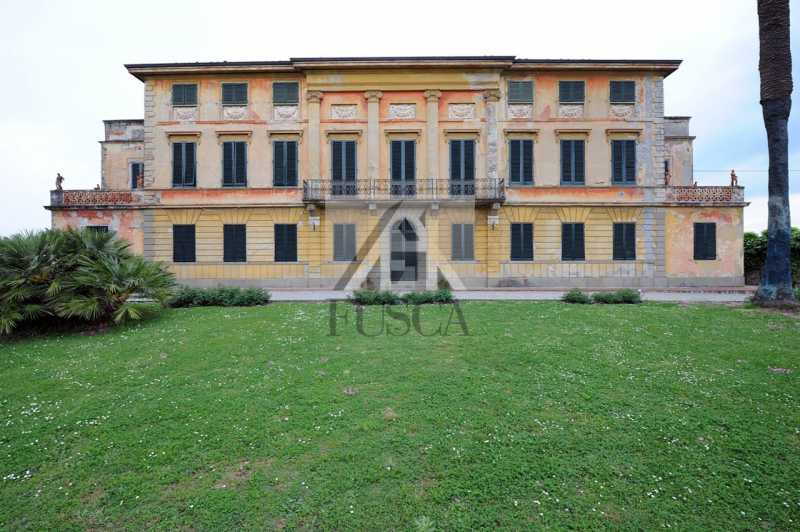 Villa in Vendita ad Capannori - 1800000 Euro