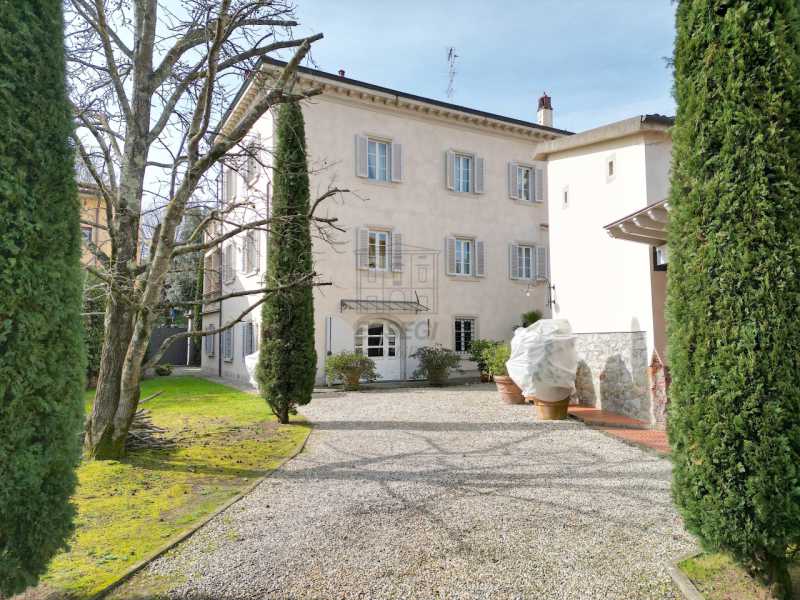 Villa in Vendita ad Montecarlo - 1200000 Euro