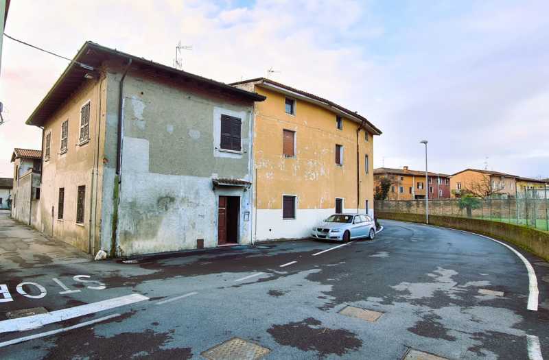 Rustico-Casale-Corte in Vendita ad Azzano Mella - 159000 Euro
