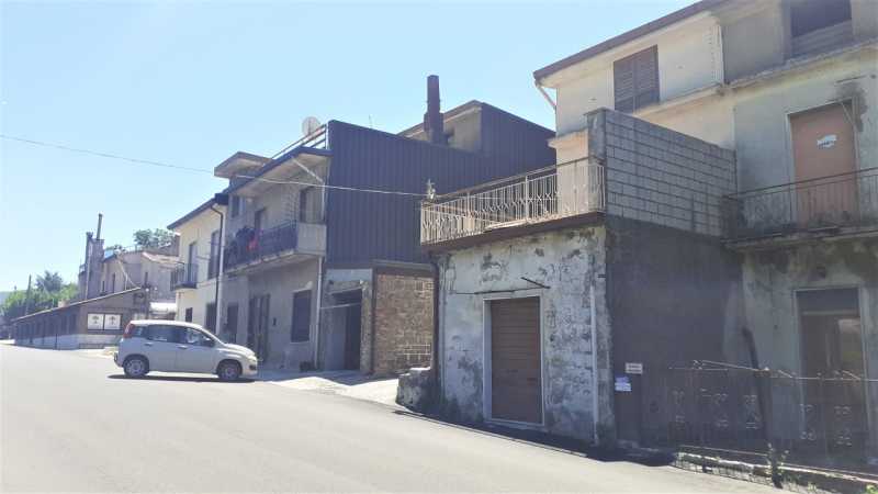 Rustico-Casale-Corte in Vendita ad Monteforte Irpino - 30000 Euro