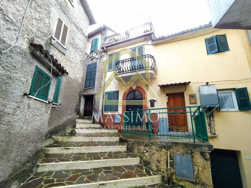 Villa Singola in Vendita ad Rocca Santo Stefano - 53000 Euro
