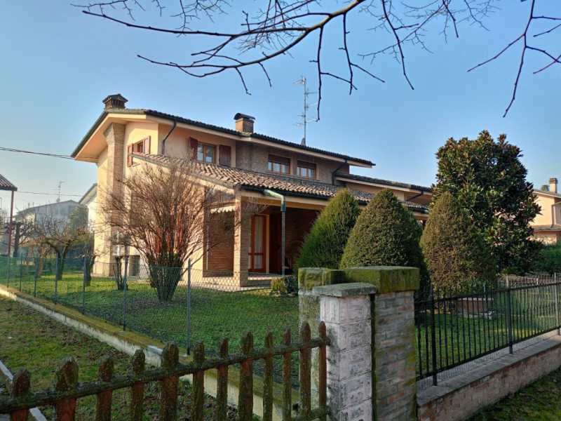 Villa in Vendita ad San Felice sul Panaro - 370000 Euro