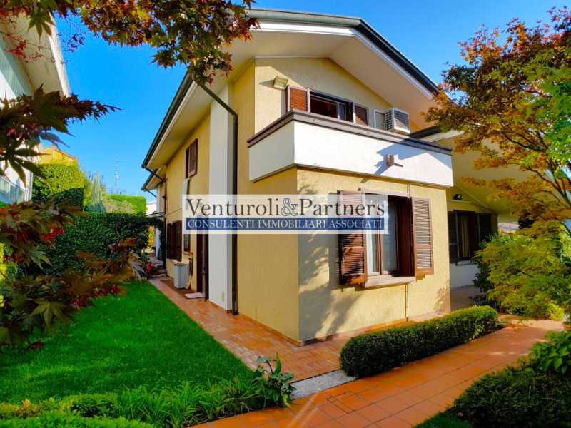 Villa Bifamiliare in Vendita ad Bedizzole - 415000 Euro