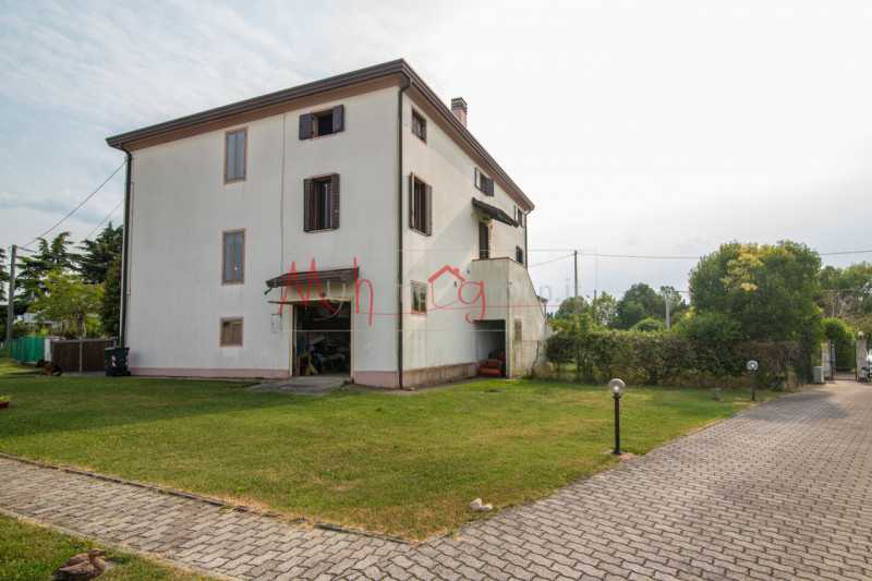 Rustico-Casale-Corte in Vendita ad Padova - 700000 Euro