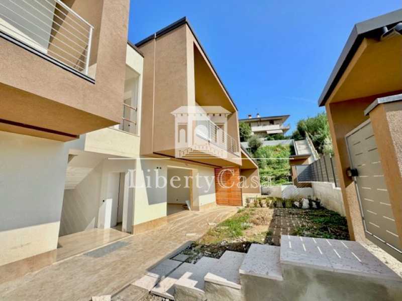 Appartamento in Vendita ad San Felice del Benaco - 319000 Euro