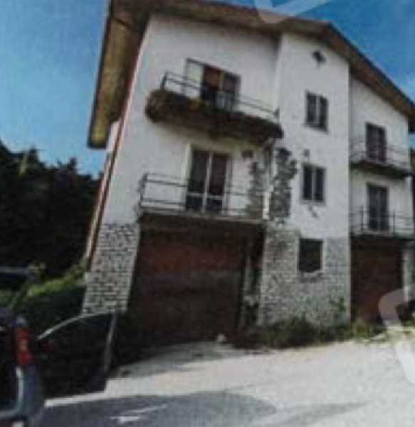 Edificio-Stabile-Palazzo in Vendita ad Rover? Veronese - 1125000 Euro