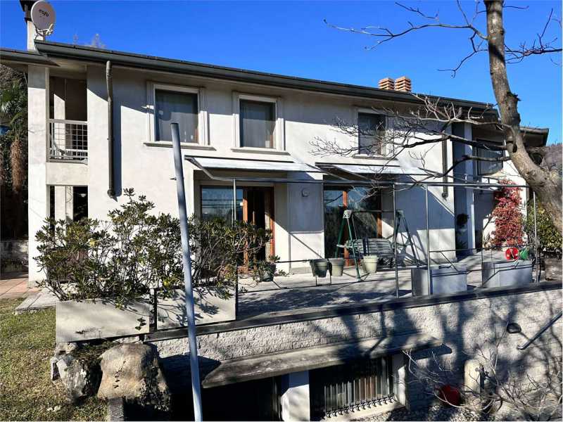 villa bifamiliare in Vendita ad Albese con Cassano - 365000 Euro