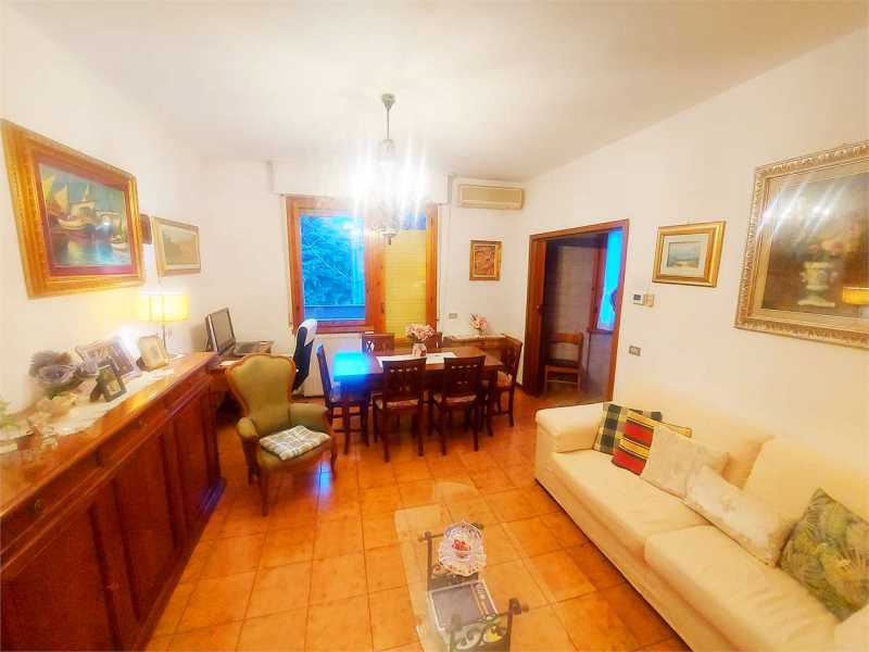 appartamento in Vendita ad Prato - 250000 Euro