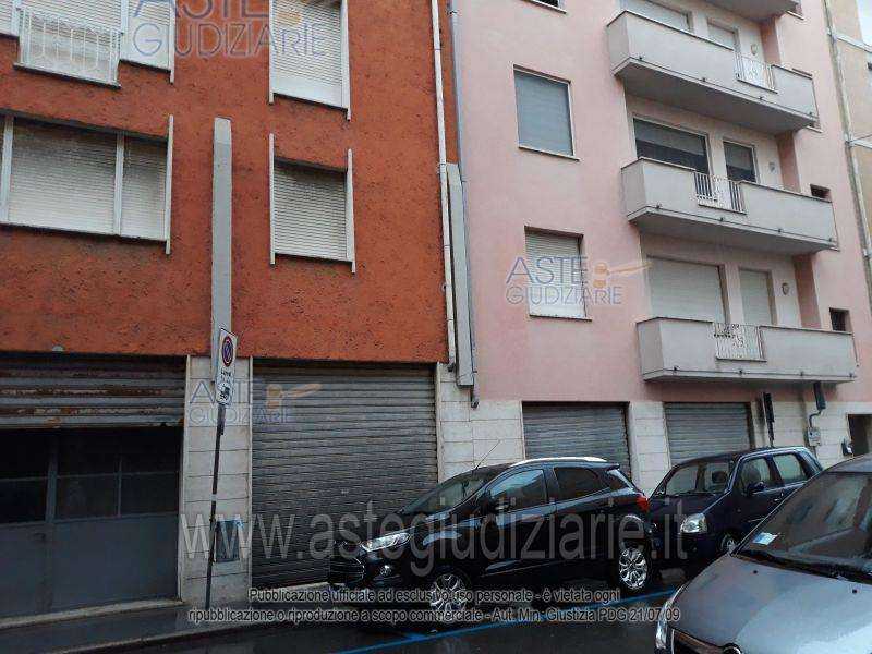 edificio-stabile-palazzo in Vendita ad Pontedera - 91125 Euro