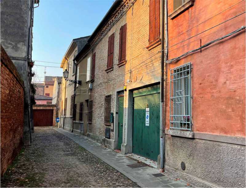 stanze in Vendita ad Ferrara - 165000 Euro