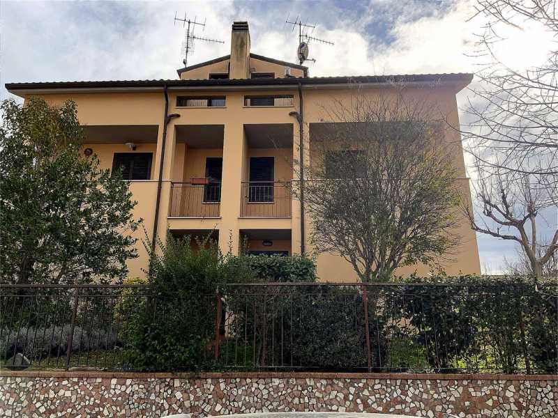 villa bifamiliare in Vendita ad Spoleto - 340000 Euro