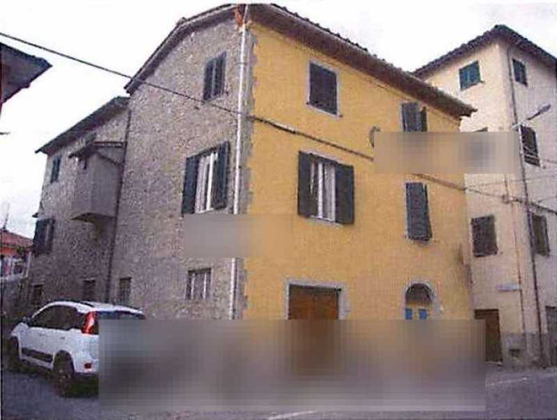 edificio-stabile-palazzo in Vendita ad Pescia - 15000 Euro
