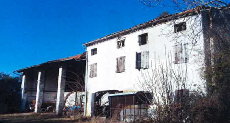 edificio-stabile-palazzo in Vendita ad Tezze sul Brenta - 30060 Euro