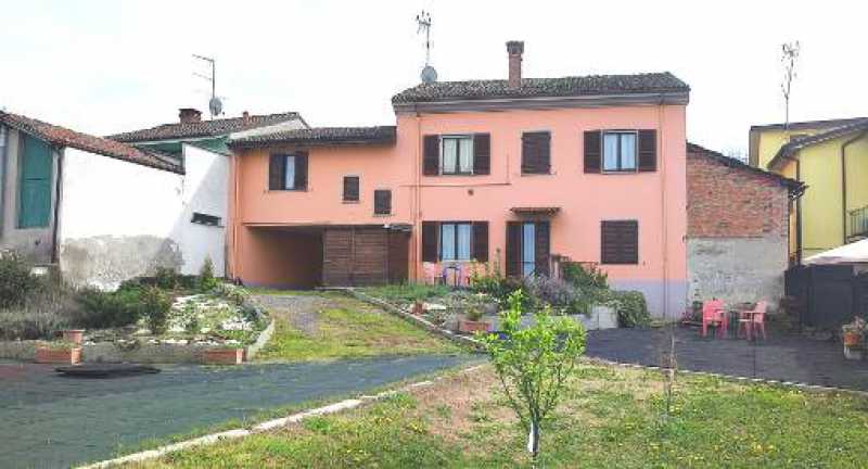 Casa Bifamiliare in Vendita ad Broni - 263000 Euro