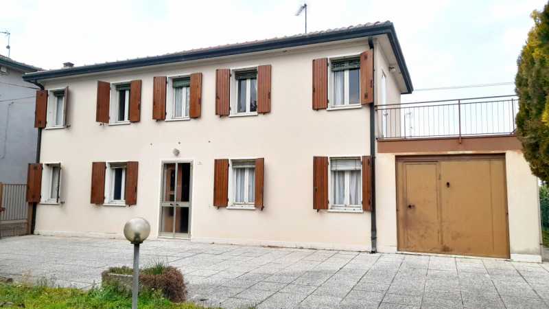 Casa Indipendente in Vendita ad Lendinara - 95000 Euro