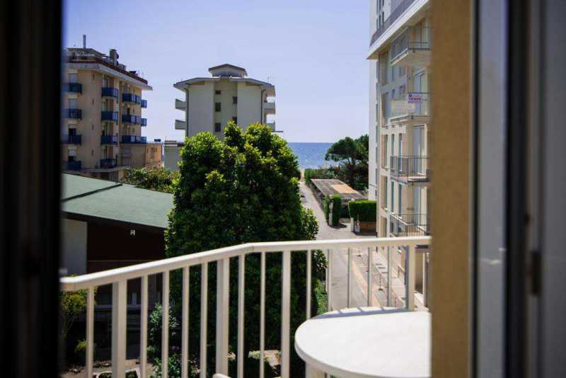 appartamento in Affitto ad Jesolo - 3600 Euro