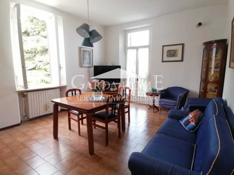 Appartamento in Affitto ad Desenzano del Garda - 1100 Euro
