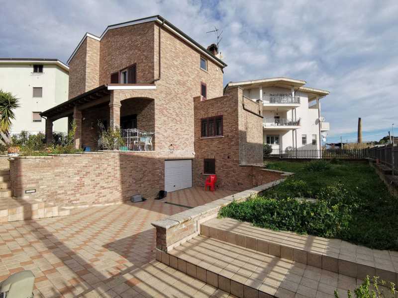 Villa Singola in Vendita ad San Salvo - 310000 Euro