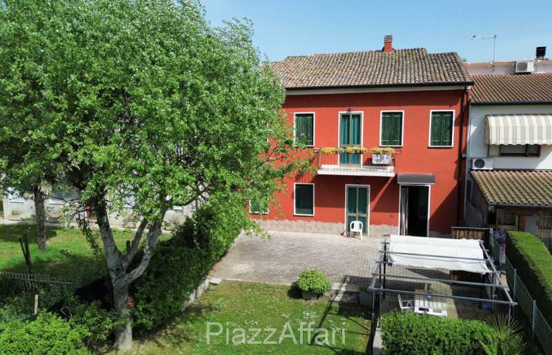 Villa Bifamiliare in Vendita ad Polverara - 129000 Euro