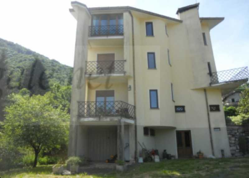 villa in Vendita ad Schignano - 159000 Euro