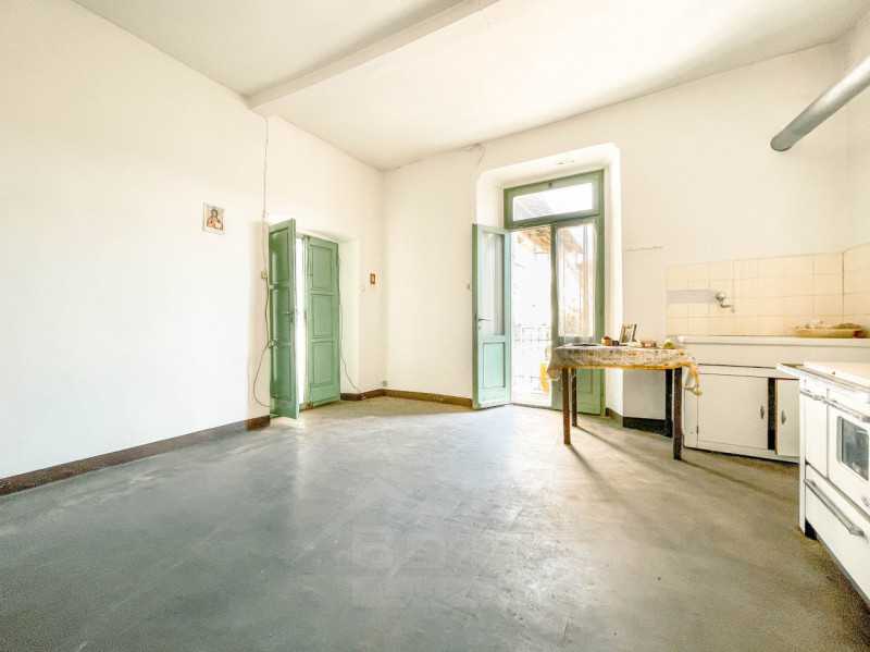 Rustico-Casale-Corte in Vendita ad Bolzano Novarese - 75000 Euro