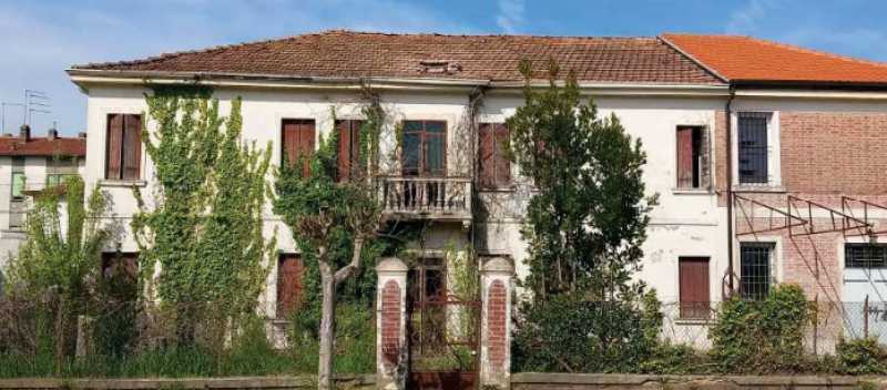 edificio-stabile-palazzo in Vendita ad Guarda Veneta - 83250 Euro