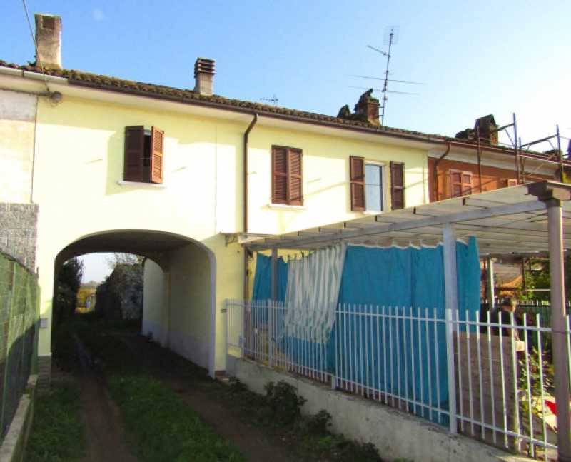 casa indipendente in vendita a sannazzaro de` burgondi via roma 35