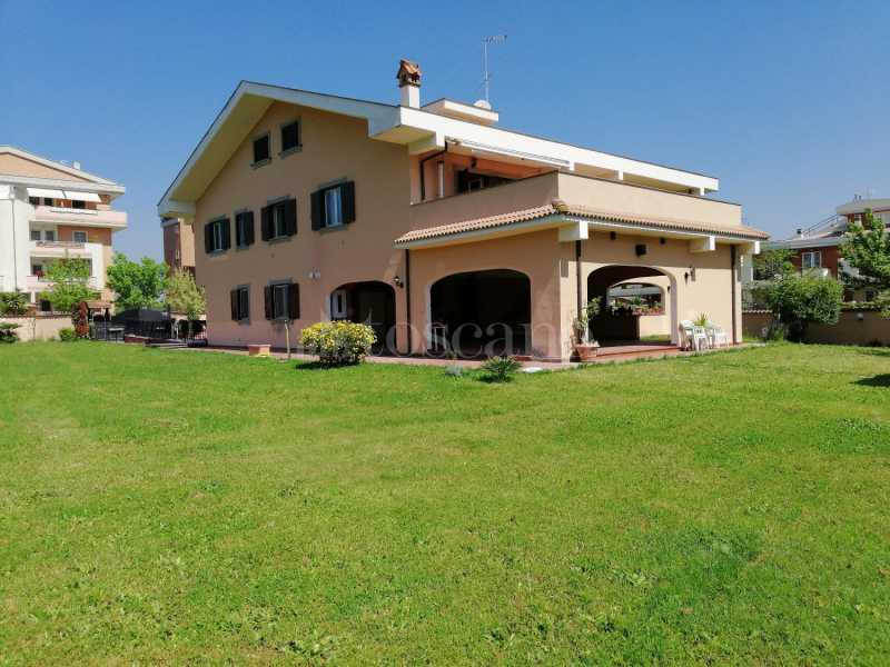 villa in vendita a roma via leonardo bistolfi