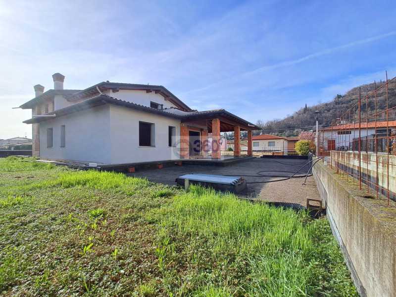 villa bifamiliare in vendita a rovato via valle marzia