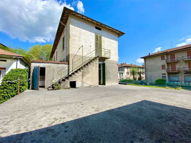 villa in vendita a sirtori piazza arnoldo brioschi