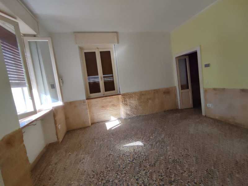 casa indipendente in vendita a casteggio via roma
