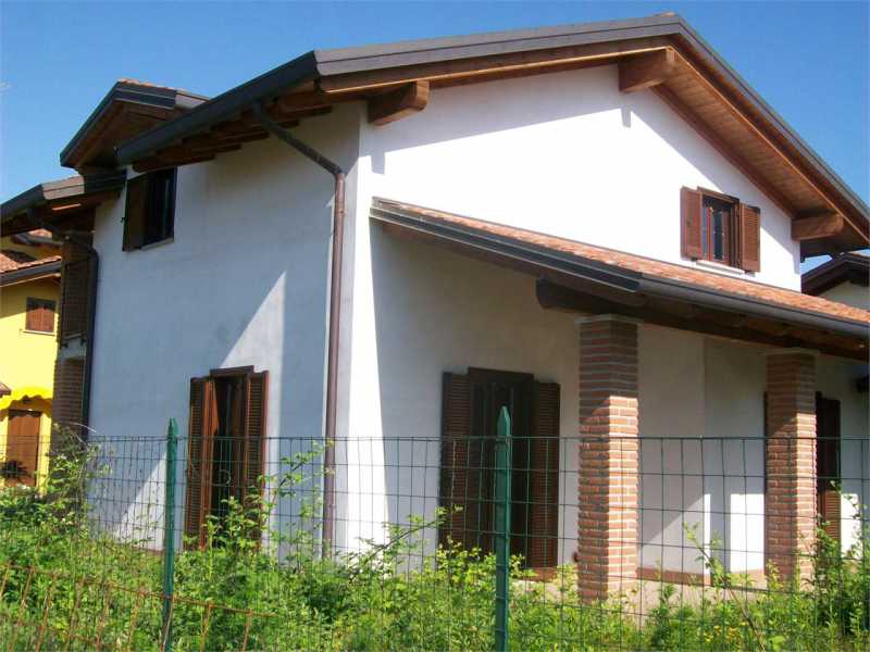 villa in vendita a pombia