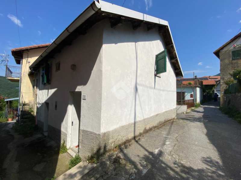 casa indipendente in vendita a valbrevenna localitã  ternano 1