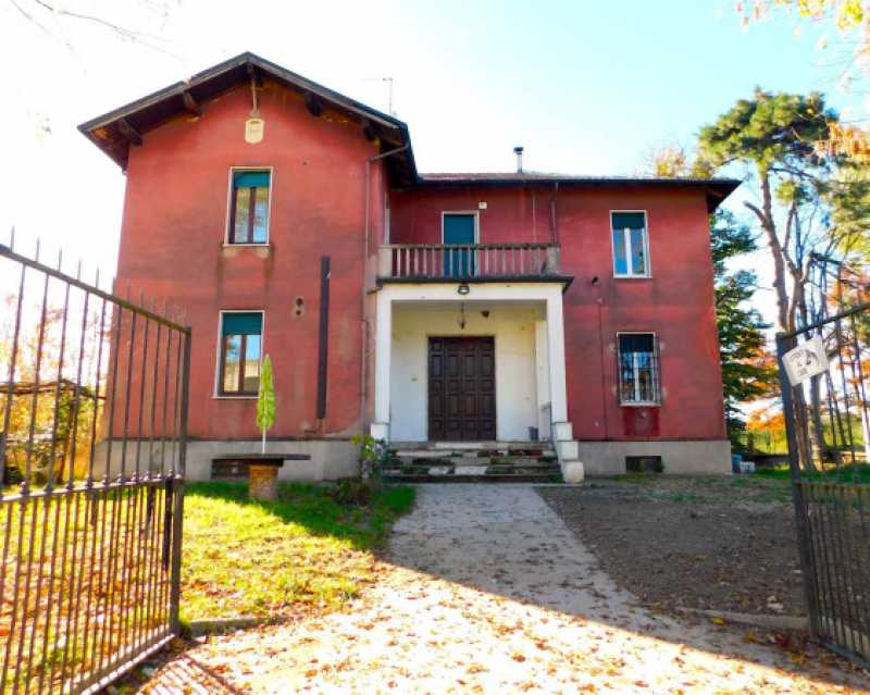 villa in vendita a gropello cairoli via roma 35