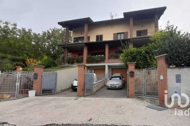villa in vendita a stradella frazione regione torre sacchetti 65