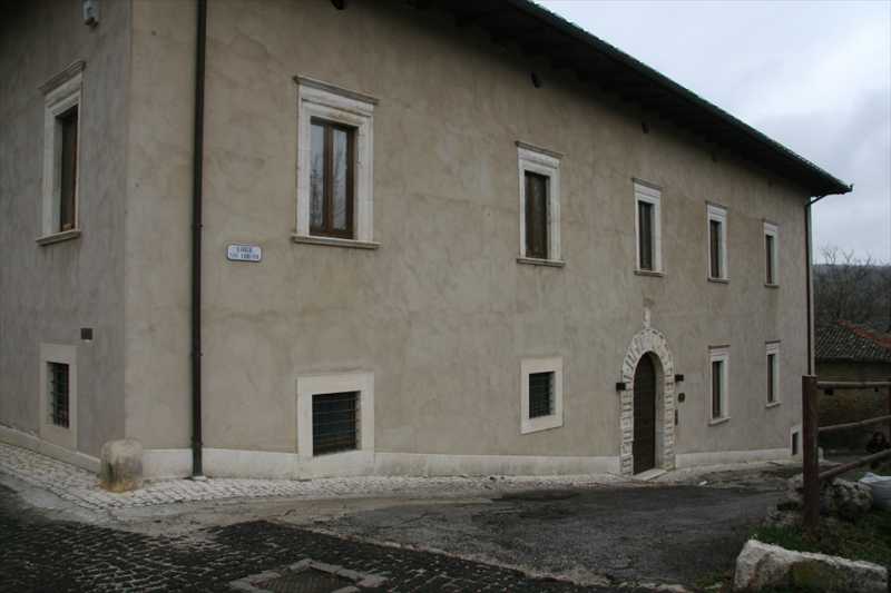 edificio stabile palazzo in vendita a montereale largo san lorenzo