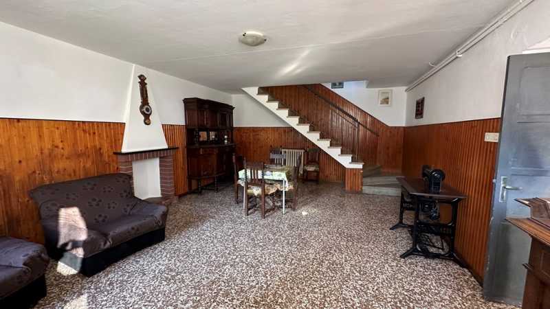 villa singola in vendita a tizzano val parma strada di fontanafredda 68
