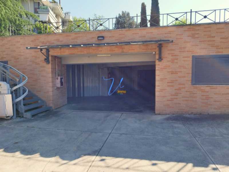 box garage in vendita a roma via della mendola 35