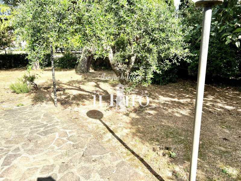 villa singola in vendita a campi bisenzio via trento 50013