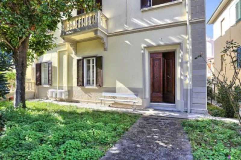 appartamento in vendita a san vincenzo corso italia