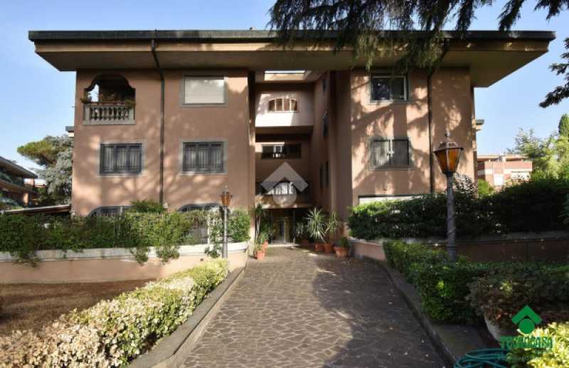 appartamento in vendita a roma via annia regilla 260