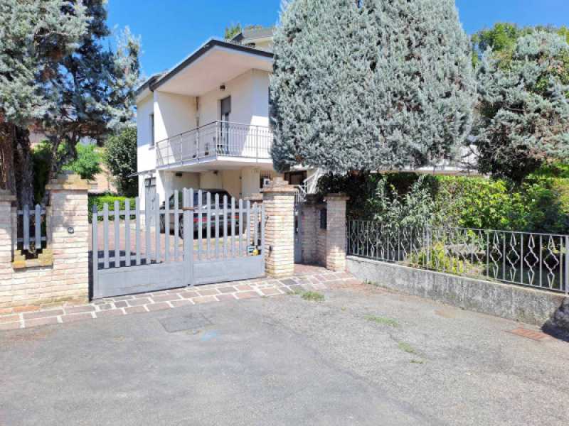 villa in vendita a nonantola via giuseppe verdi