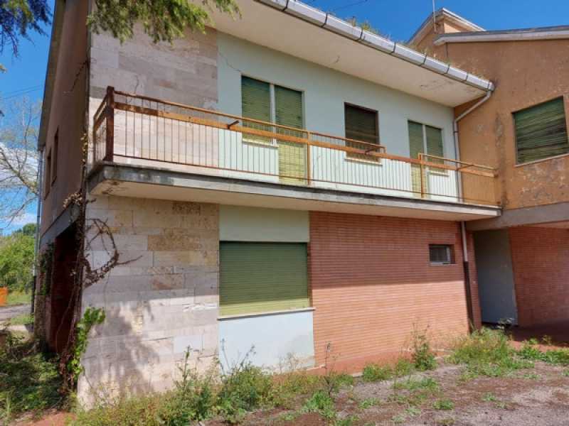 villa in vendita a baschi strada centrale 123 loc san lorenzo n snc