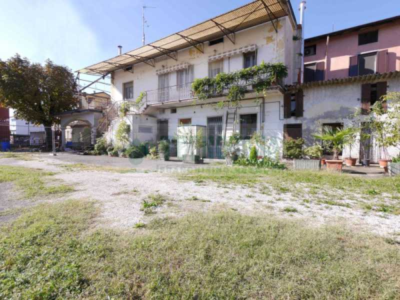 appartamento in vendita a roccafranca via roma 5