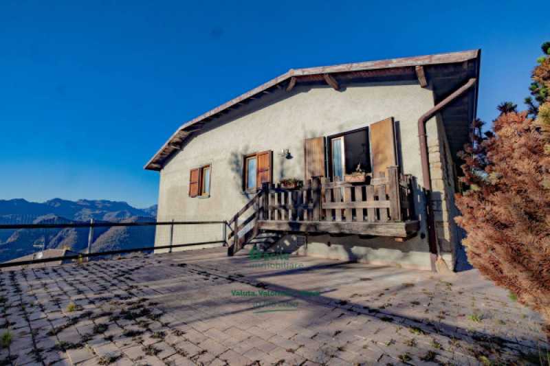villa in vendita a zogno via san salvatore 29 24019 zogno bg italia