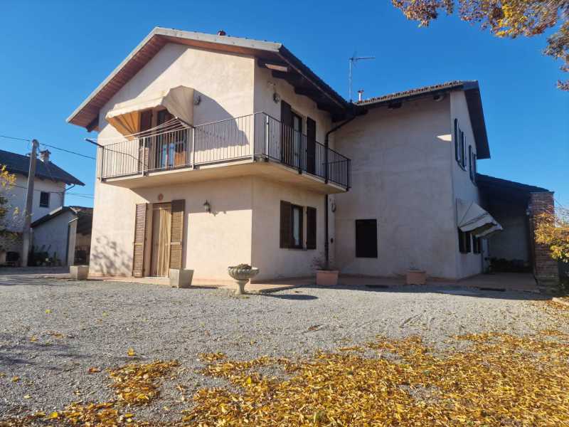 villa bifamiliare in vendita a bra strada falchetto foto2-151235010