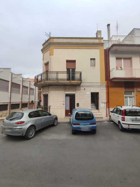 casa indipendente in vendita a villa castelli piazza maggi 1