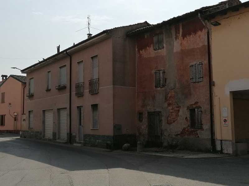 casa indipendente in vendita a crespiatica via roma 35